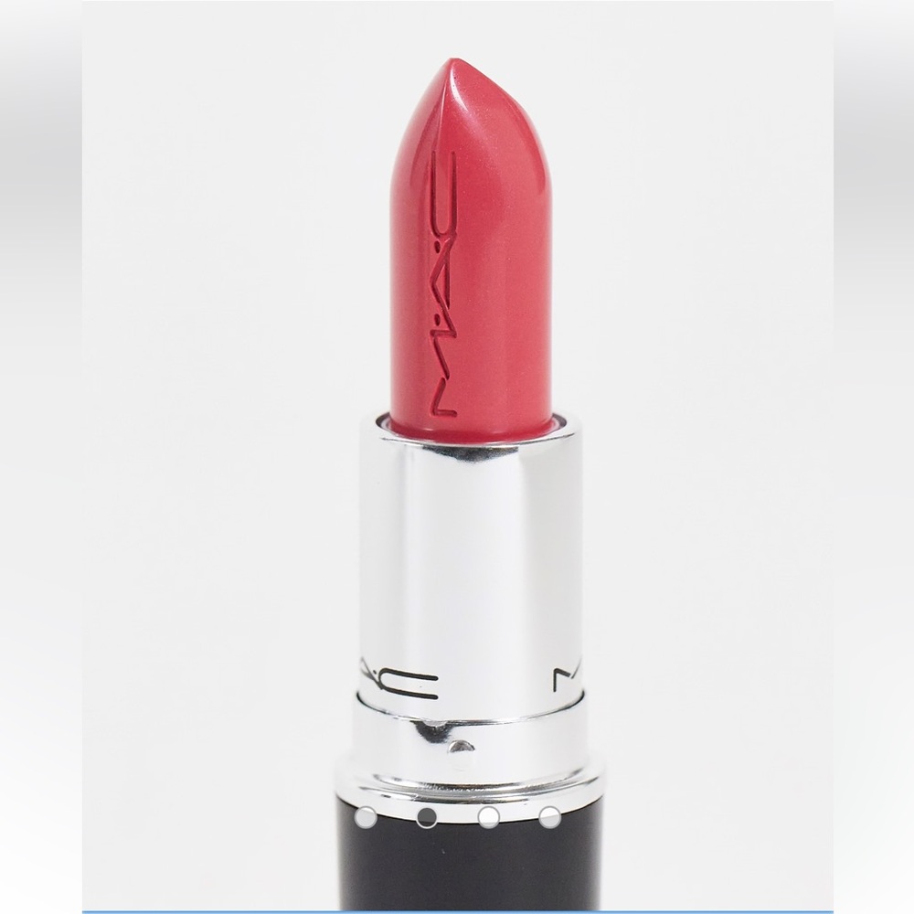MAC Frienda ( Midtone Coral) Lustureglass Lipstick